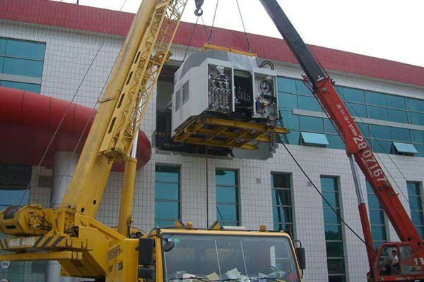 北京起重吊裝設(shè)備搬運大興亦莊發(fā)電機組電機卸車搬運